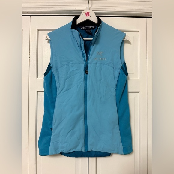 Arc'teryx Jackets & Blazers - Arc'teryx Women's Light Blue Atom LT Vest Medium Layers